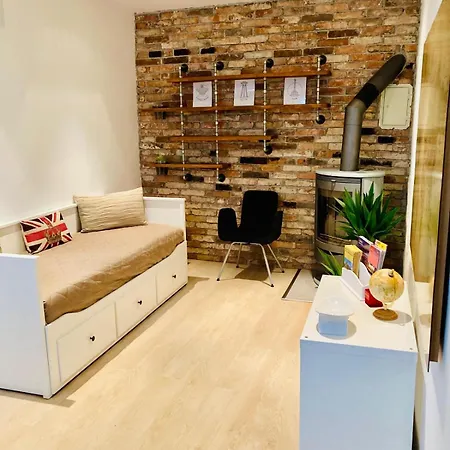 Royal In Old Town Apartment