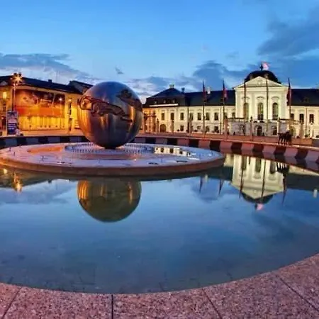 Апартаменты Royal In Old Town